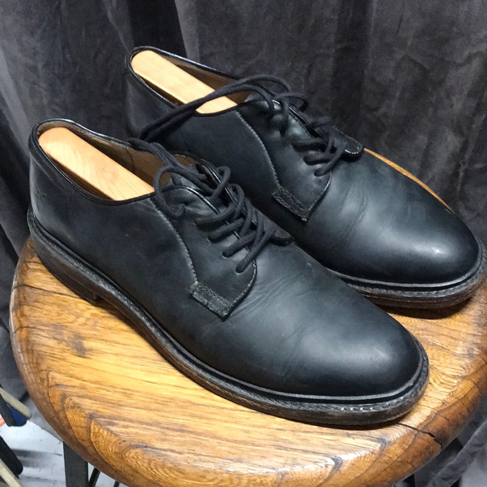 Frye Black Oxfords Size 8.5D. 2011